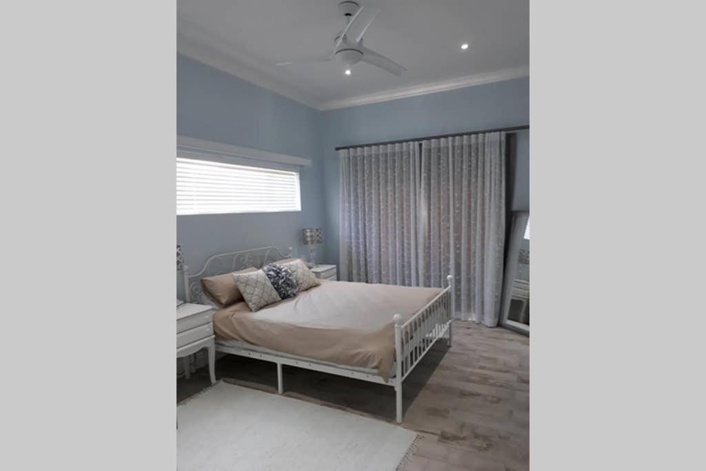 Dolphin Retreat Villa Джефрис Бей Екстериор снимка
